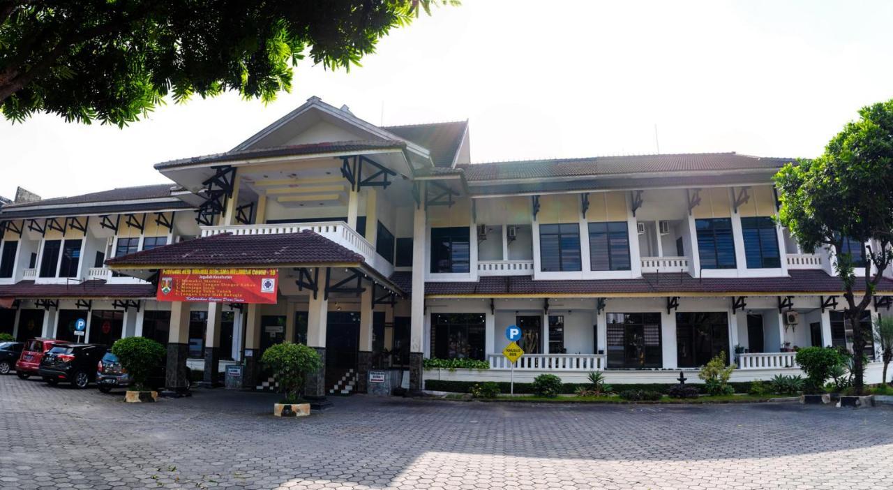 Hotel Wisata Magelang Exteriör bild